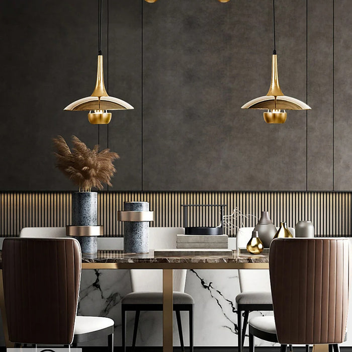 Plafonnier décentré en métal pour votre salle à manger — plafonnier Plafonniers Design