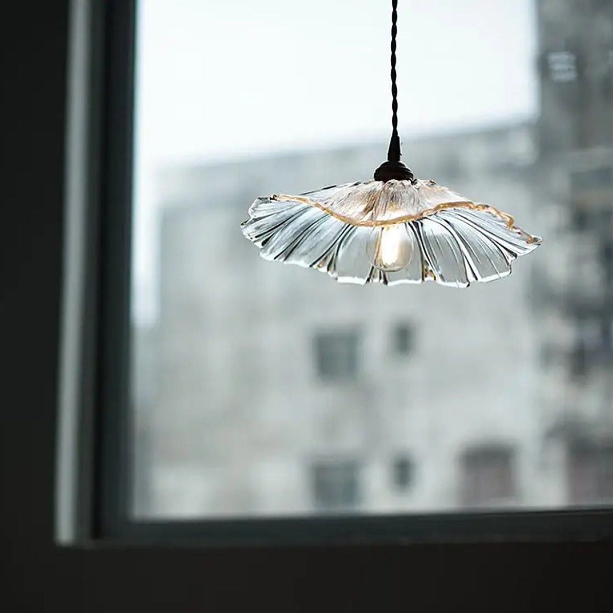Plafonnier en verre à fleurs — plafonnier Plafonniers Design