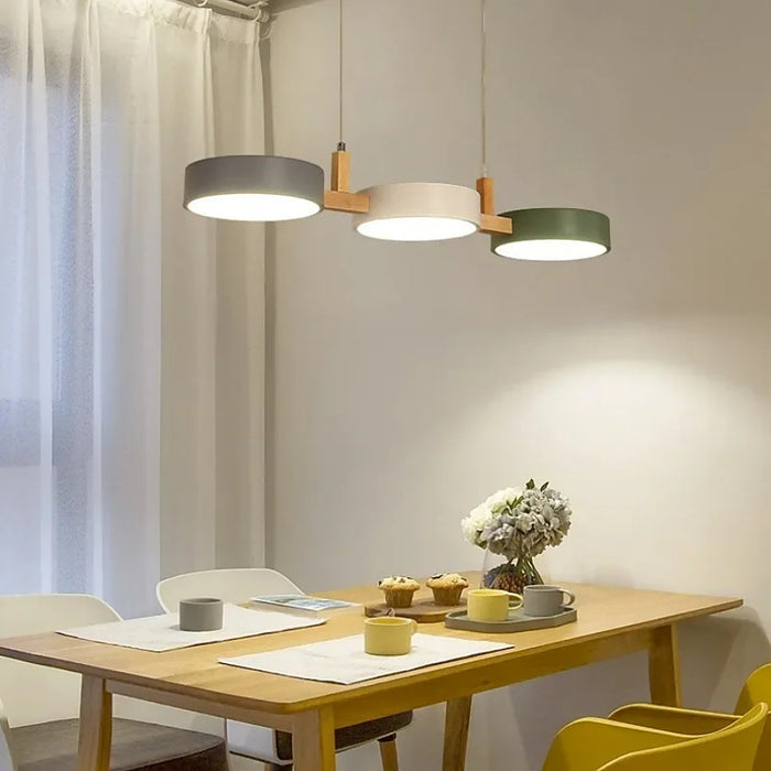 Trio de lampes rondes suspendue en bois au design — plafonnier Plafonniers Design