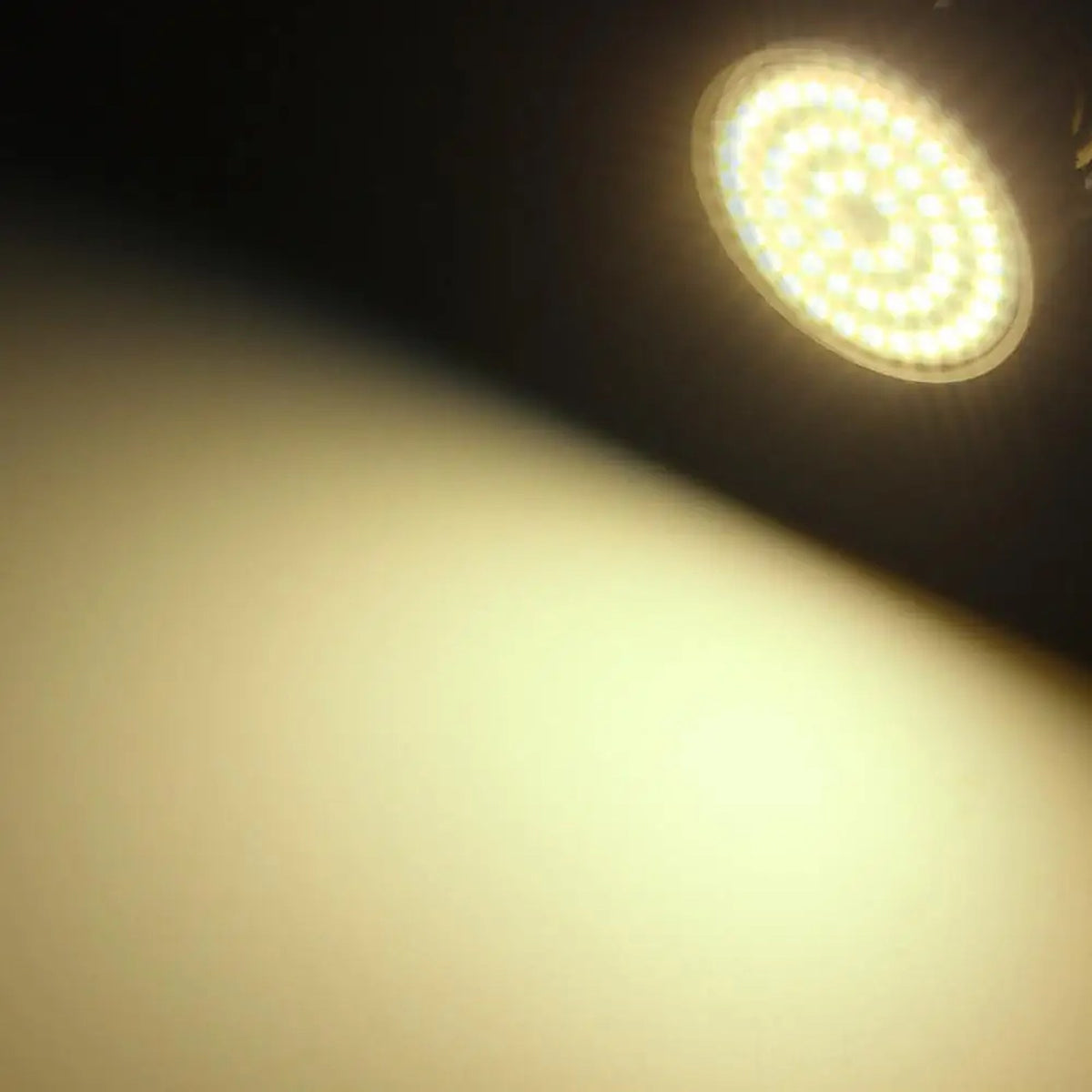Ampoule LED E27 puissante pour projecteur — accessoire Plafonniers Design – vue 5