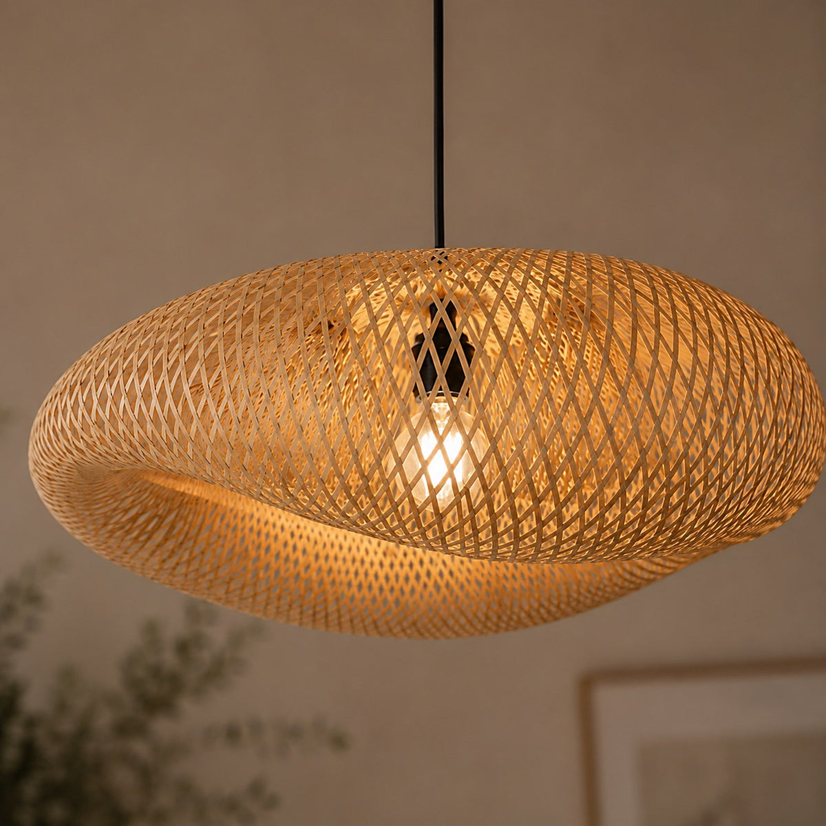 Lampe suspendue en bambou au design moderne — plafonnier Plafonniers Design