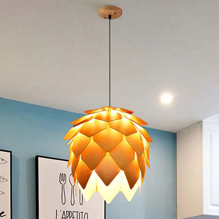 Lampes suspendue en bois en forme de pomme de pin — plafonnier Plafonniers Design