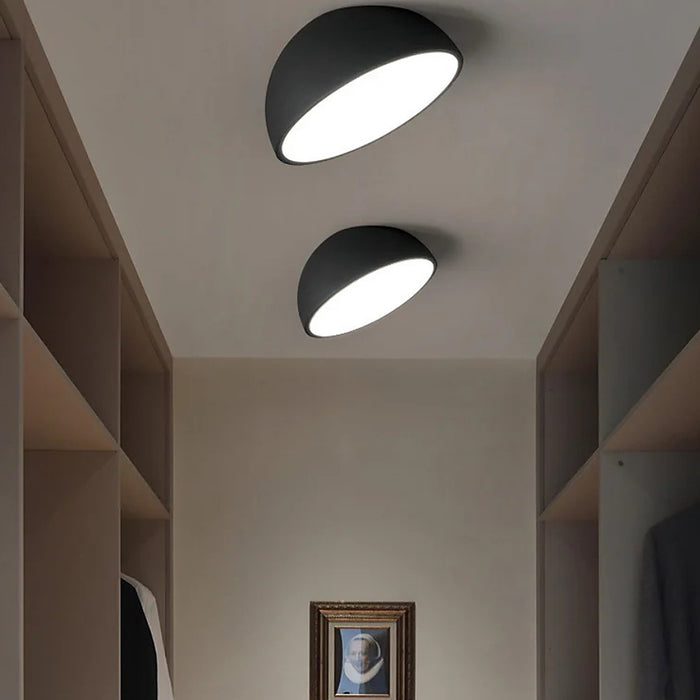 Plafonnier LED semi-encastré au design moderne — plafonnier Plafonniers Design