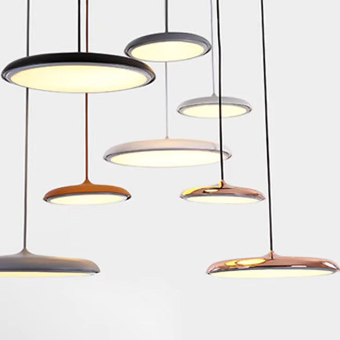 Plafonnier plat moderne et simpliste — plafonnier Plafonniers Design