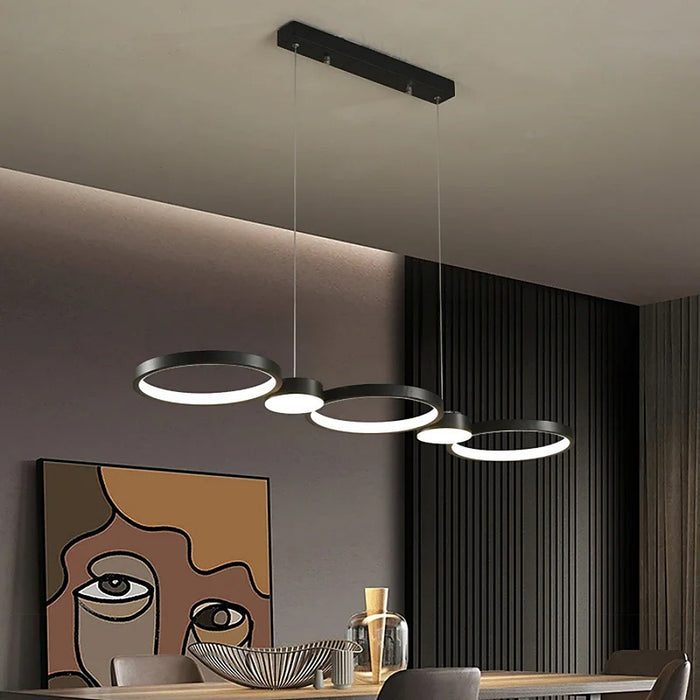 Plafonnier suspendu en forme d'anneaux — plafonnier Plafonniers Design